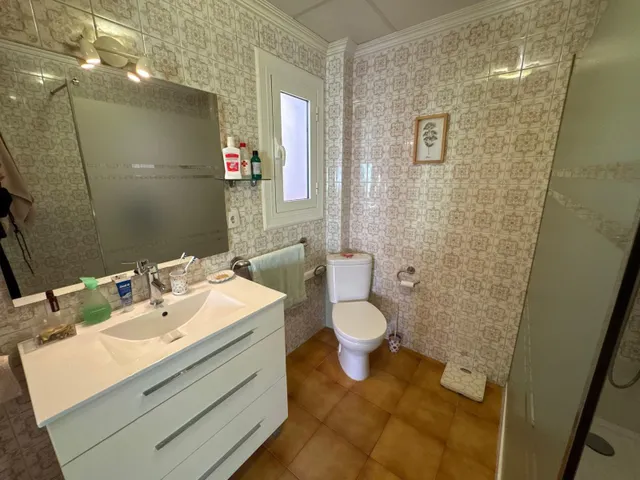 Amplio y Luminoso Piso en Elda, Ideal para Vivir — 11
