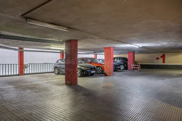 Parking 9m² en alquiler - Casc Antic — 2