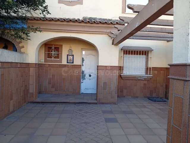 CHALET ADOSADO EN VENTA – ALGECIRAS VENTA FLASH — 2