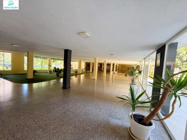ELEGANCIA MEDITERRÁNEA A POCOS METROS DE LA ARENA DORADA — 42