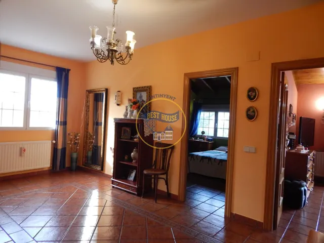 OPORTUNIDAD AMPLIO CHALET CON PISCINA MUY PRÓXIMO A LA POBLACION DE ONTINYENT — 29