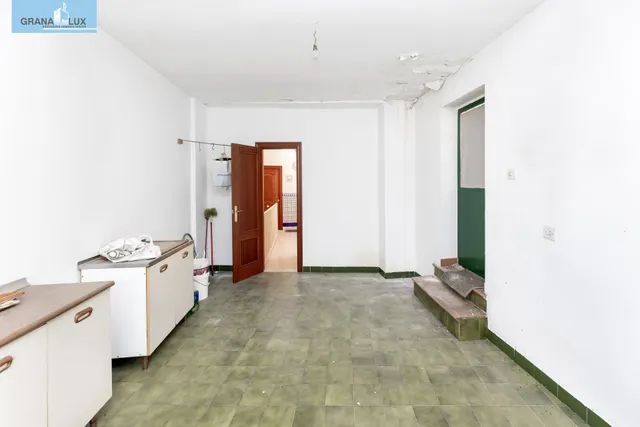 Local + vivienda en Avda. Cadiz — 10