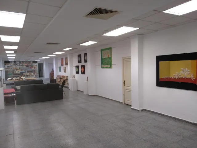 Amplio Local Comercial en el Corazón de Gandía — 4
