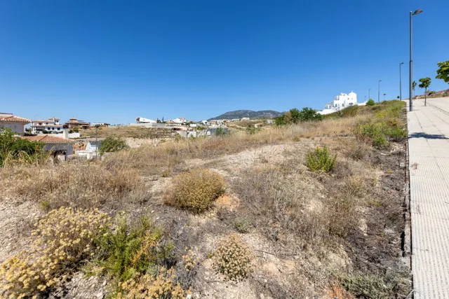Venta de solar urbano en La Zubia (Zona Altos de La Zubia) — 22
