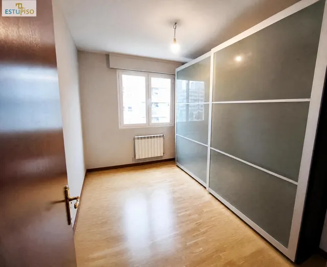 ¡TU OPORTUNIDAD EN SALBURUA! 85m2-3 habitaciones, SUR, garaje y trastero incl. - Urbanización zonas verdes  + Trastero 16m2 — 16