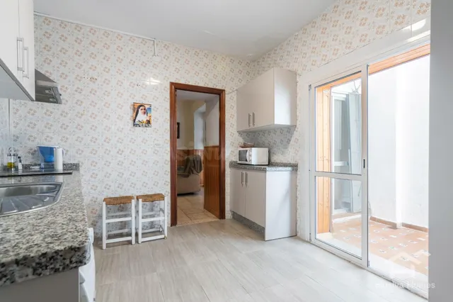 Casa tradicional con patio y acceso por dos calles en el centro de Ayamonte — 12