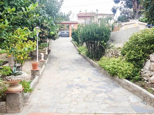 2 CASAS  INDEPENDIENTE EN VENTA EN PIERA — 9