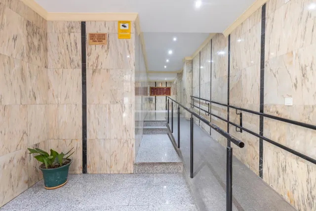 Piso en venta en calle arabial – Granada | — 2