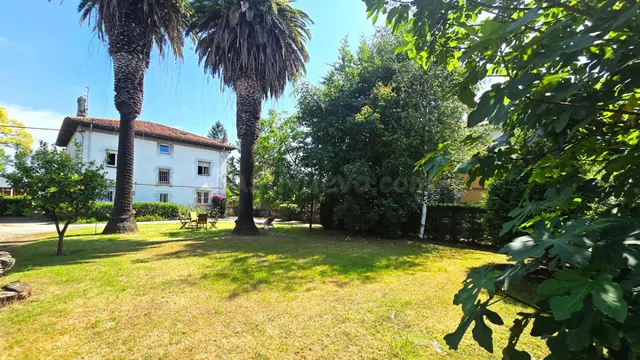 Vivienda Señorial con Jardín Privado en la Zona Más Exclusiv - foto 2