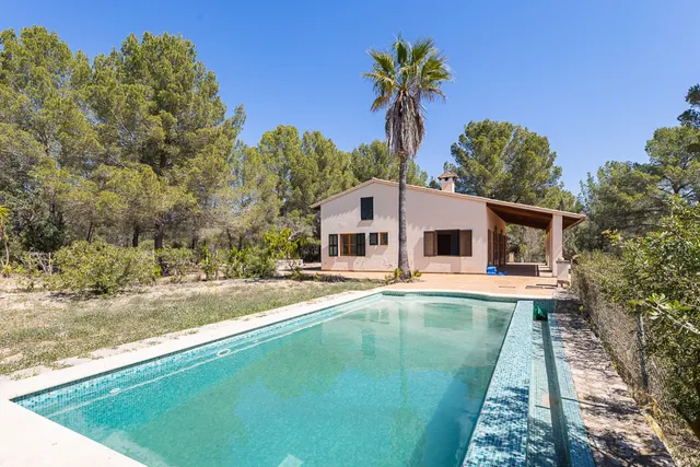 SE VENDE FANTASTICA FINCA RÚSTICA CON 35.000M2 DE TERRENO EN CALVIÀ — 2