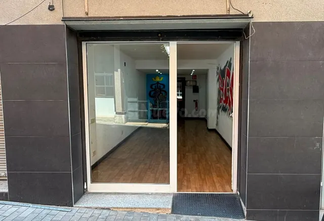 Local comercial 35m² en alquiler - La Plana - Montesa
