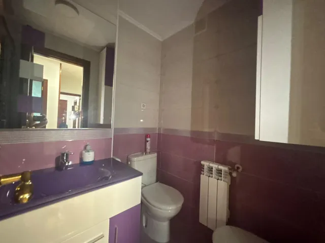 Poligono Residencial. Piso AMUEBLADO con 3 dormitorios y 2 baños . Piscina comunitaria. Garaje. — 17