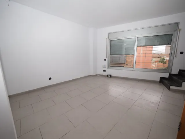 SE DÚPLEX PISO SEMI-NUEVO EN SABADELL, ZONA LA CREU DE BARBERA — 8