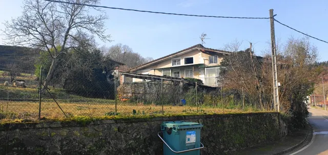 Casa y terreno urbano de 3.000 m2. - foto 5