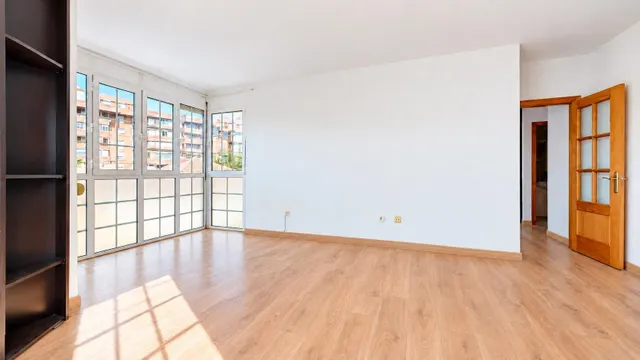Oportunidad Única en Villablanca: Piso de Tres Dormitorios con garaje y muchísima luz — 2