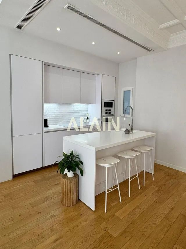 PISO EN VENTA EN LA ZONA DEL ENSANCHE EN VALECIA. — 3