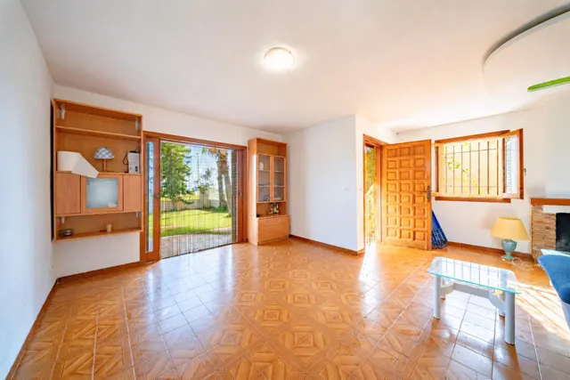 Chalet en primera línea de playa en torrenostra: una oportunidad para crear tu hogar junto al mar — 39