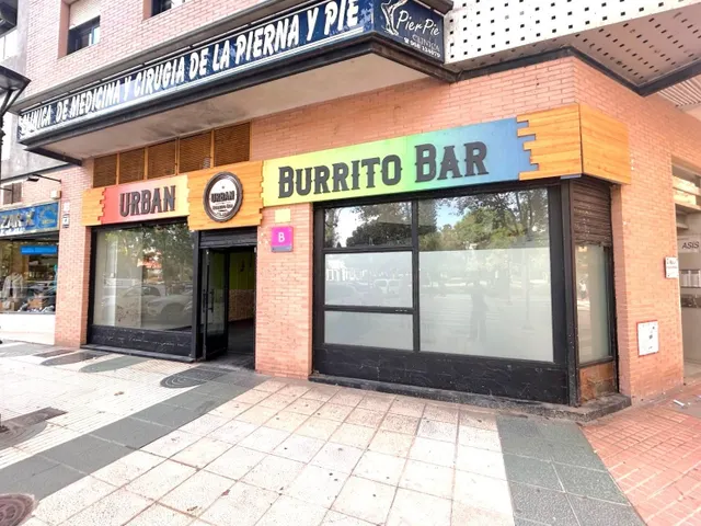 LOCAL COMERCIAL EN VENTA, AVDA. REINA VICTORIA EUGENIA — 2