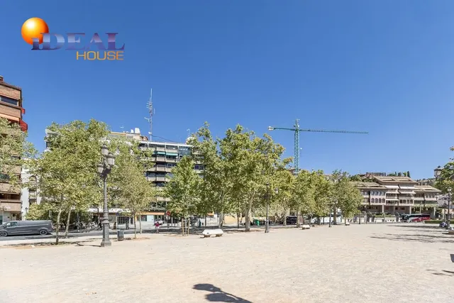 EXCLUSIVO INMUEBLE EN PLAZA DE CARRETAS, JUNTO AL EMBLEMÁTICO PASEO DEL SALÓN — 28