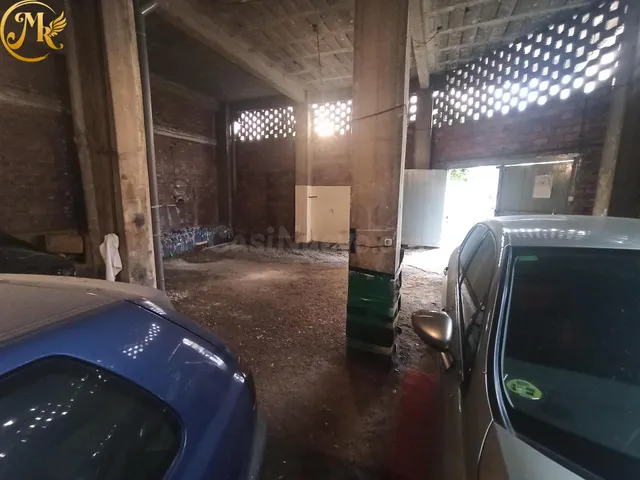 Garaje cerrado para 4 coches con VADO en Torrelavega. Posibi - foto 4