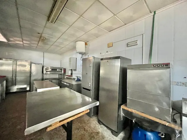 Local comercial 290m² en venta - Cabo cervera — 12