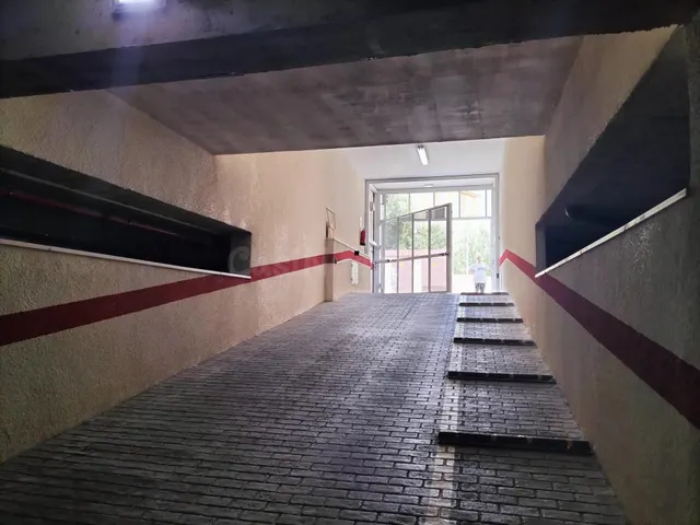 Venta de Adosado con garaje, trastero, patio y azotea en Buj - foto 5