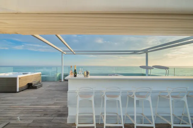 Spectacular Beachfront Designer Villa in Marbella — 12