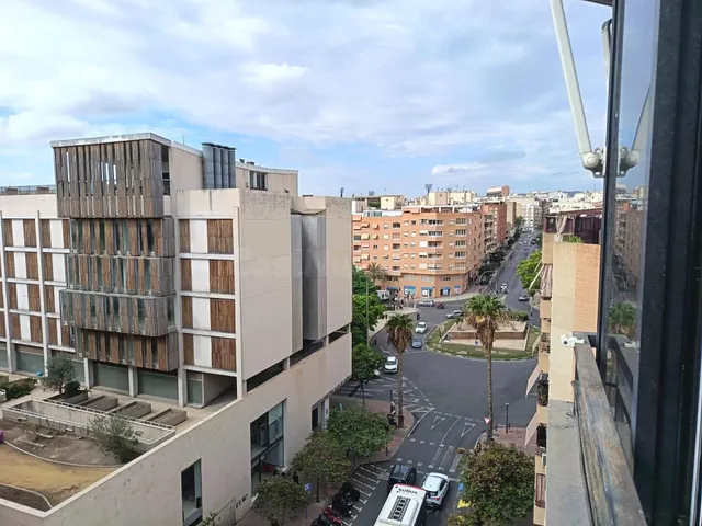 SE VENDE PRECIOSO ATICO / AMUEBLADO / ASCENSOR / JUNTO PLAZA - foto 3