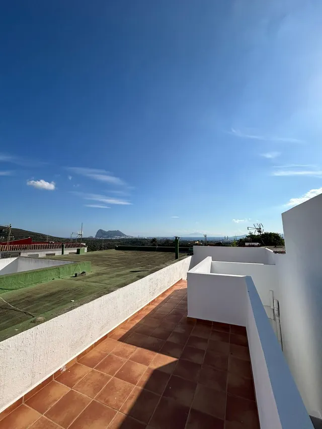 En venta adosado recién reformado en San Roque — 35