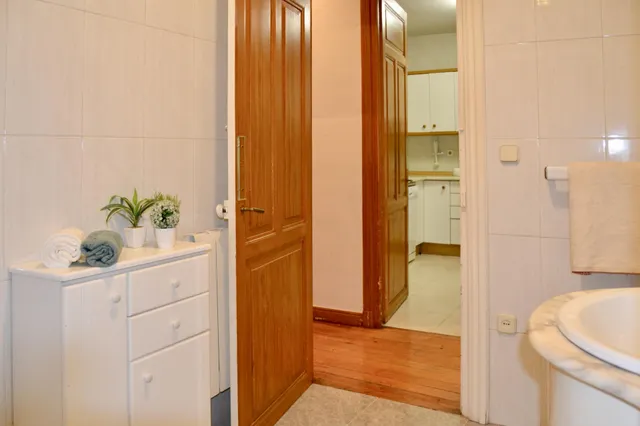 AMPLIA VIVIENDA EN EL CORAZON DE PAMPLONA — 49