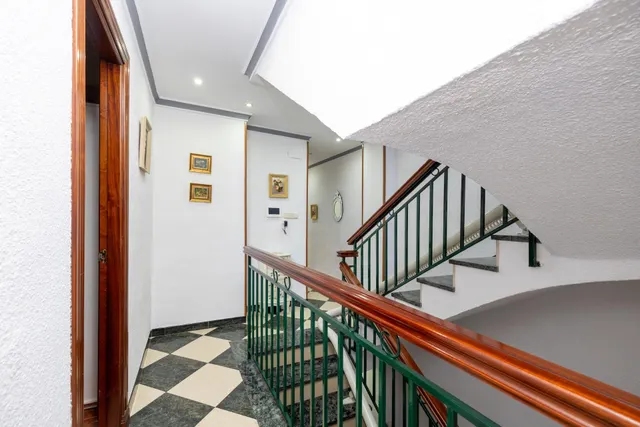 Casa de 5 plantas con 6 dormitorios, terrazas y vistas en Lanjarón – Granada — 25