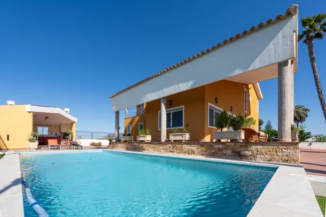 Magnífico Chalet en Orihuela – Listo para Entrar a Vivir — 32