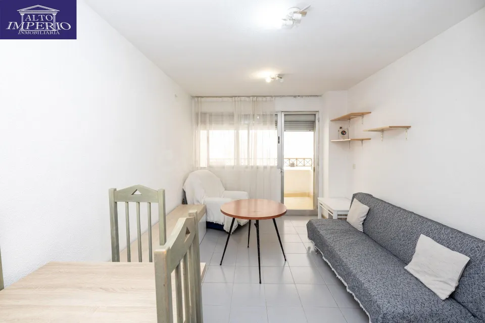 PISO DE 1 DORMITORIO CON TERRAZA Y EXCELENTE UBICACIÓN JUNTO AL MERCADONA