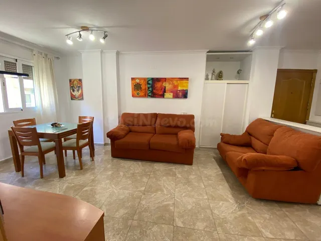 Apartamento con 2 dormitorios, 1 baño, 700 m. de la playa — 2
