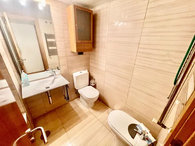 Muy buen piso de 4 Dorm. en Av. Oscar Espla — 21