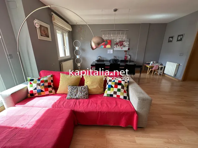ADOSADO A LA VENTA EN BOCAIRENT - foto 5
