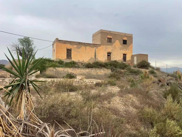 Se vende Cortijo con terreno en la Norieta (Pechina)