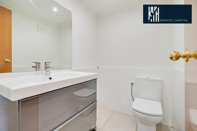 PISO LLUIS PERICOT — 18