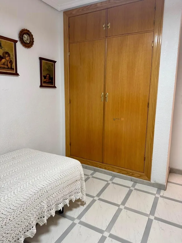 Piso de 4 dormitorios en el centro de Benidorm, a 5 minutos de la playa de poniente — 16