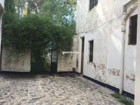 CASA SEÑORIAL CÉNTRICA CON PATIO, JARDÍN, PISCINA, BUHARDILLA....