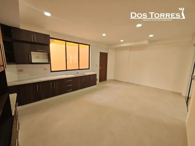 $us.- 129.500 Amplia casa nueva a estrenar, con 4 dormitorios, próximo a 4 esquinas. — 13