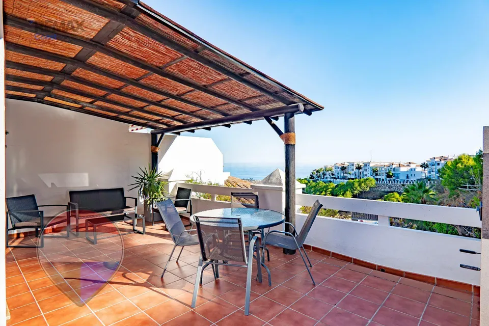 ESPECTACULAR TERRAZA EN ESQUINA Y VISTAS AL MAR EN LA ZENAIDA – RINCÓN DE LA VICTORIA