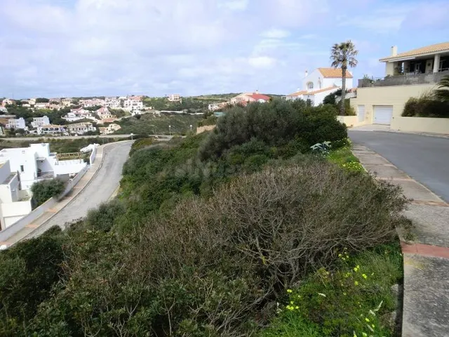 Solar En Cala LLonga con magníficas Vistas al Puerto de Mahó - foto 2