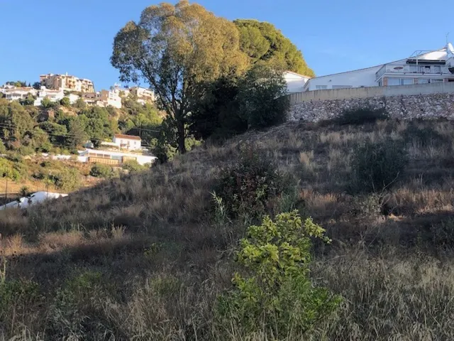 se venden parcelas urbanas en una exclusiva urbanizacion en benalmadena — 16