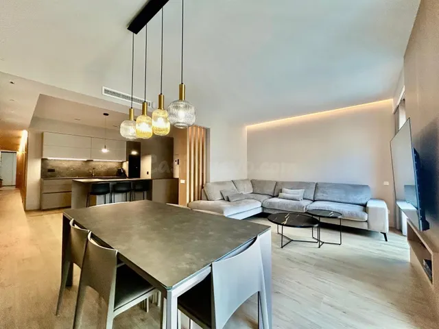 IMPRESIONANTE VIVIENDA CON REFORMA DE DISEÑO EN ZONA GRAN VI - foto 3