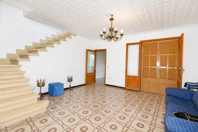 Casa de pueblo de con garaje, patio y terraza en Santa Marga