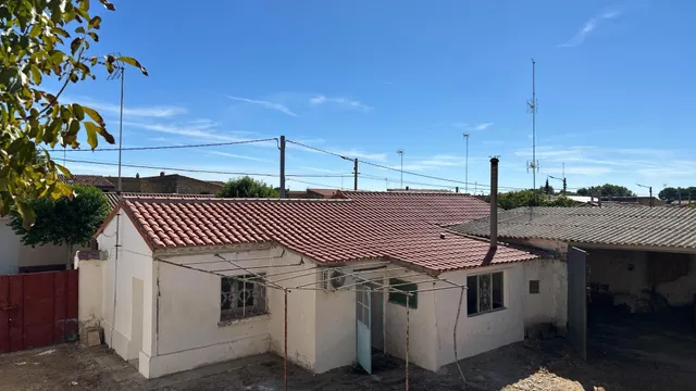 Casa 4 habitaciones 115m² en venta - Lalueza — 38