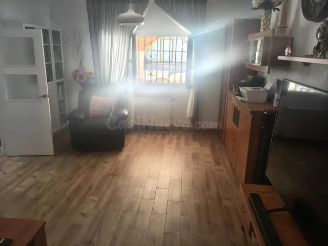 SE VENDE CHALET ADOSADO EN CHICLANA, ZONA PINAR DE LOS FRANC - foto 3