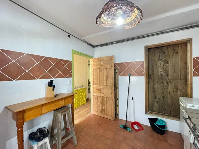 SE VENDE CASA EN CORULLÓN — 6