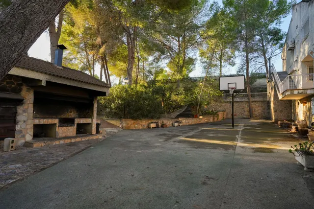 Espectacular chalet con pista de pádel, piscina privada en parcela de 4.000 m2 — 11